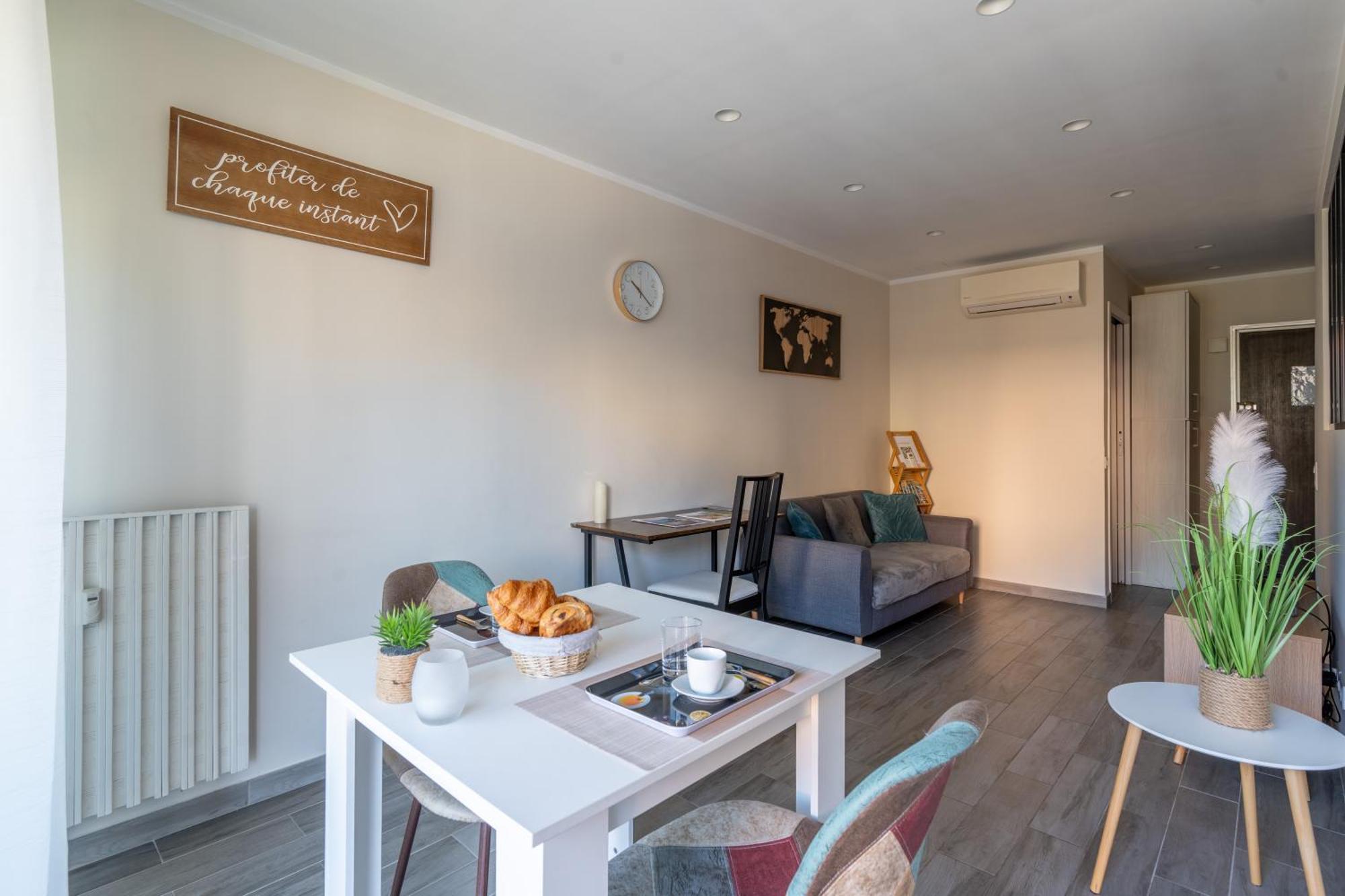 Fabuleux Appartement 2 Personnes Au Coeur De Menton, Climatise Et Proche Gares Routiere Et Sncf Екстер'єр фото