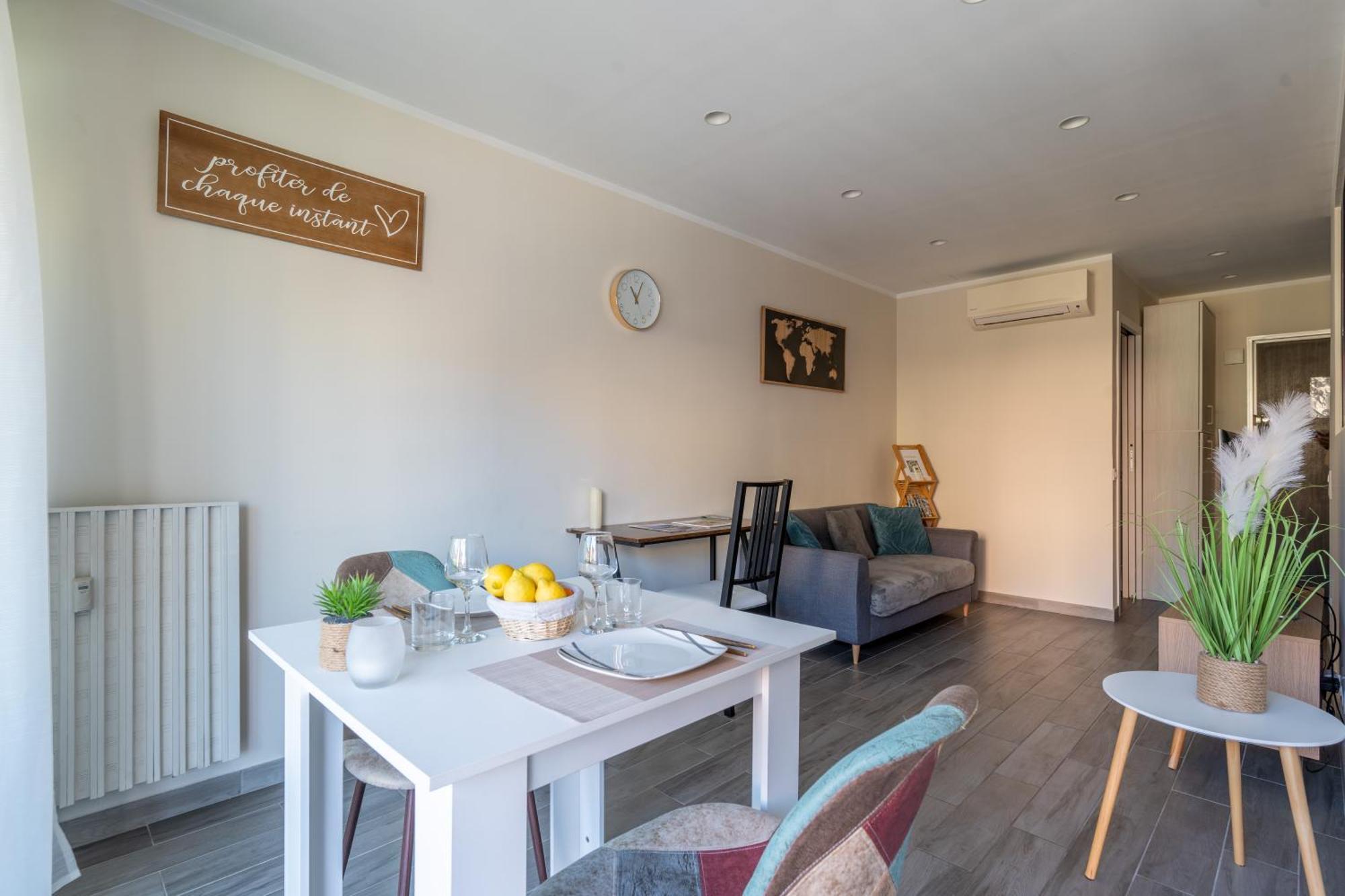Fabuleux Appartement 2 Personnes Au Coeur De Menton, Climatise Et Proche Gares Routiere Et Sncf Екстер'єр фото
