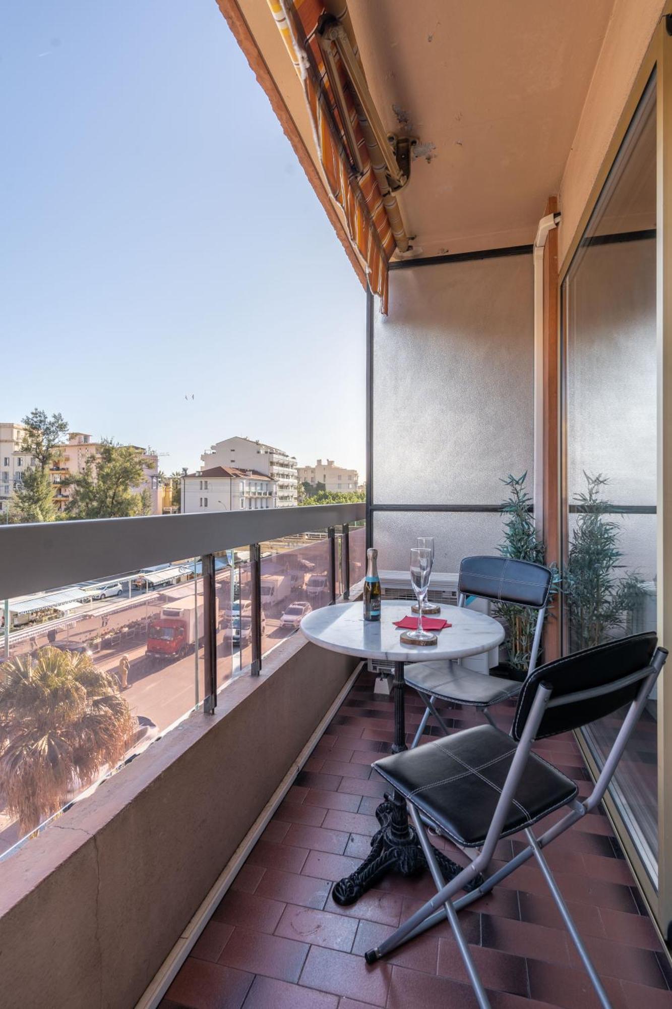 Fabuleux Appartement 2 Personnes Au Coeur De Menton, Climatise Et Proche Gares Routiere Et Sncf Екстер'єр фото