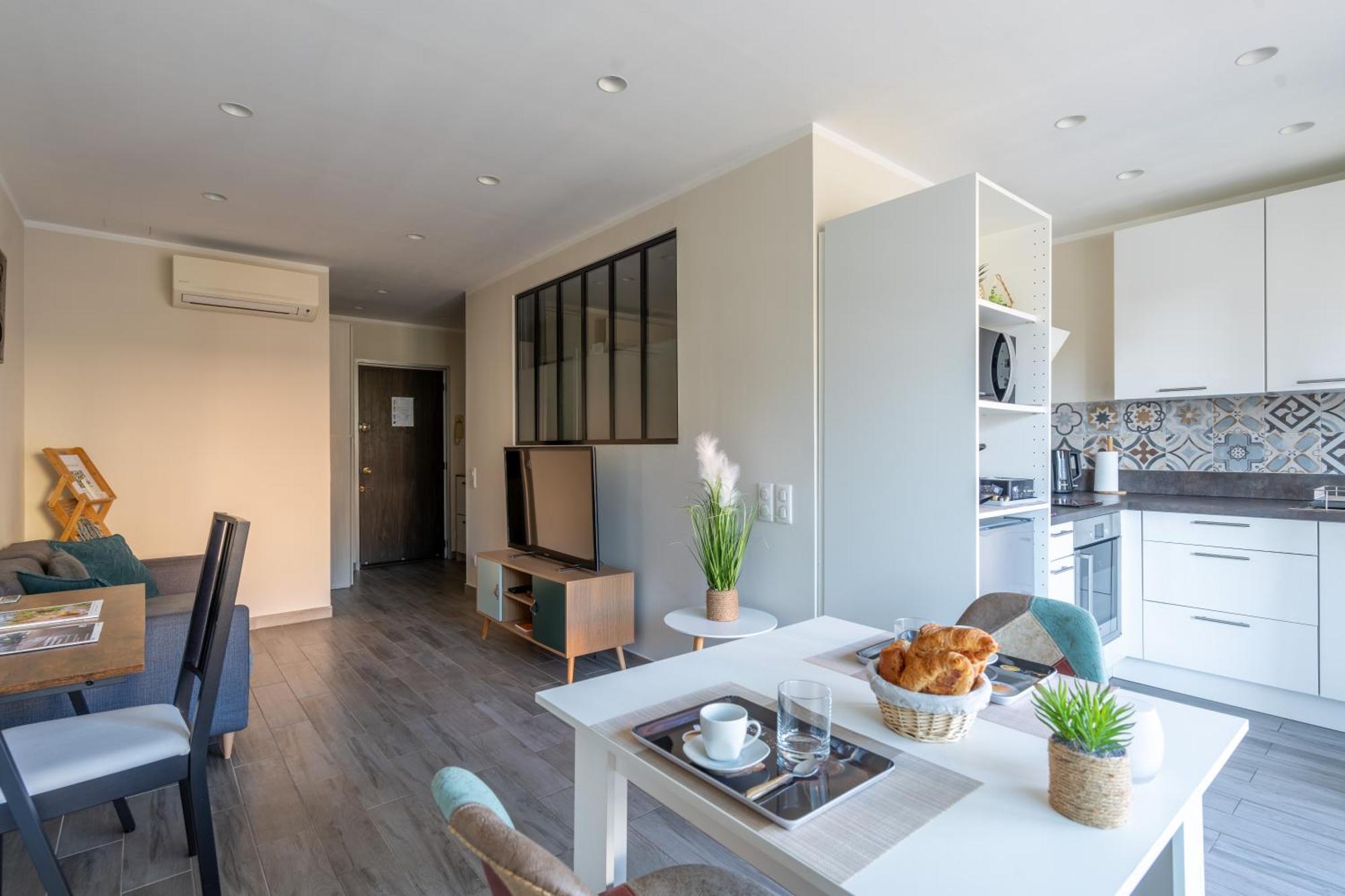Fabuleux Appartement 2 Personnes Au Coeur De Menton, Climatise Et Proche Gares Routiere Et Sncf Екстер'єр фото