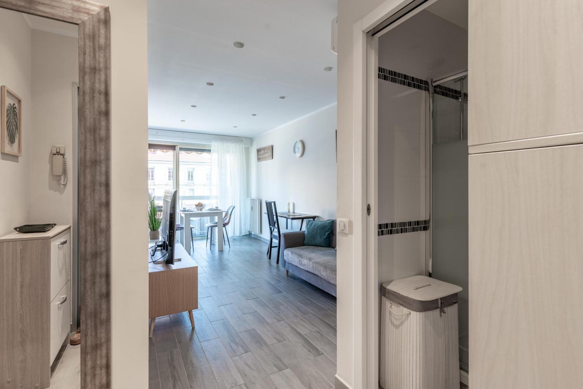 Fabuleux Appartement 2 Personnes Au Coeur De Menton, Climatise Et Proche Gares Routiere Et Sncf Екстер'єр фото
