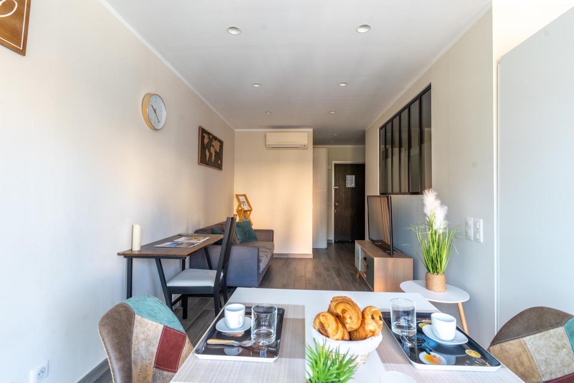 Fabuleux Appartement 2 Personnes Au Coeur De Menton, Climatise Et Proche Gares Routiere Et Sncf Екстер'єр фото