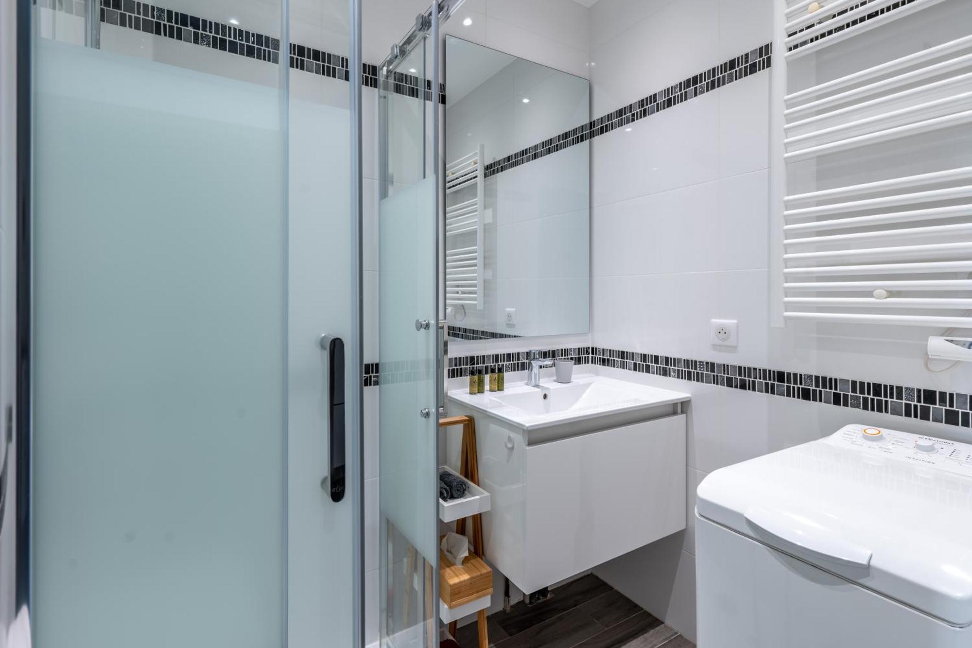 Fabuleux Appartement 2 Personnes Au Coeur De Menton, Climatise Et Proche Gares Routiere Et Sncf Екстер'єр фото