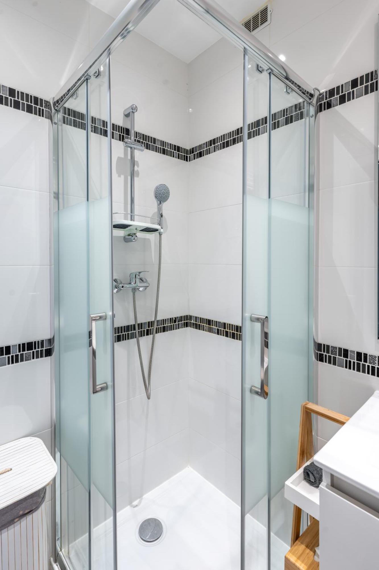 Fabuleux Appartement 2 Personnes Au Coeur De Menton, Climatise Et Proche Gares Routiere Et Sncf Екстер'єр фото