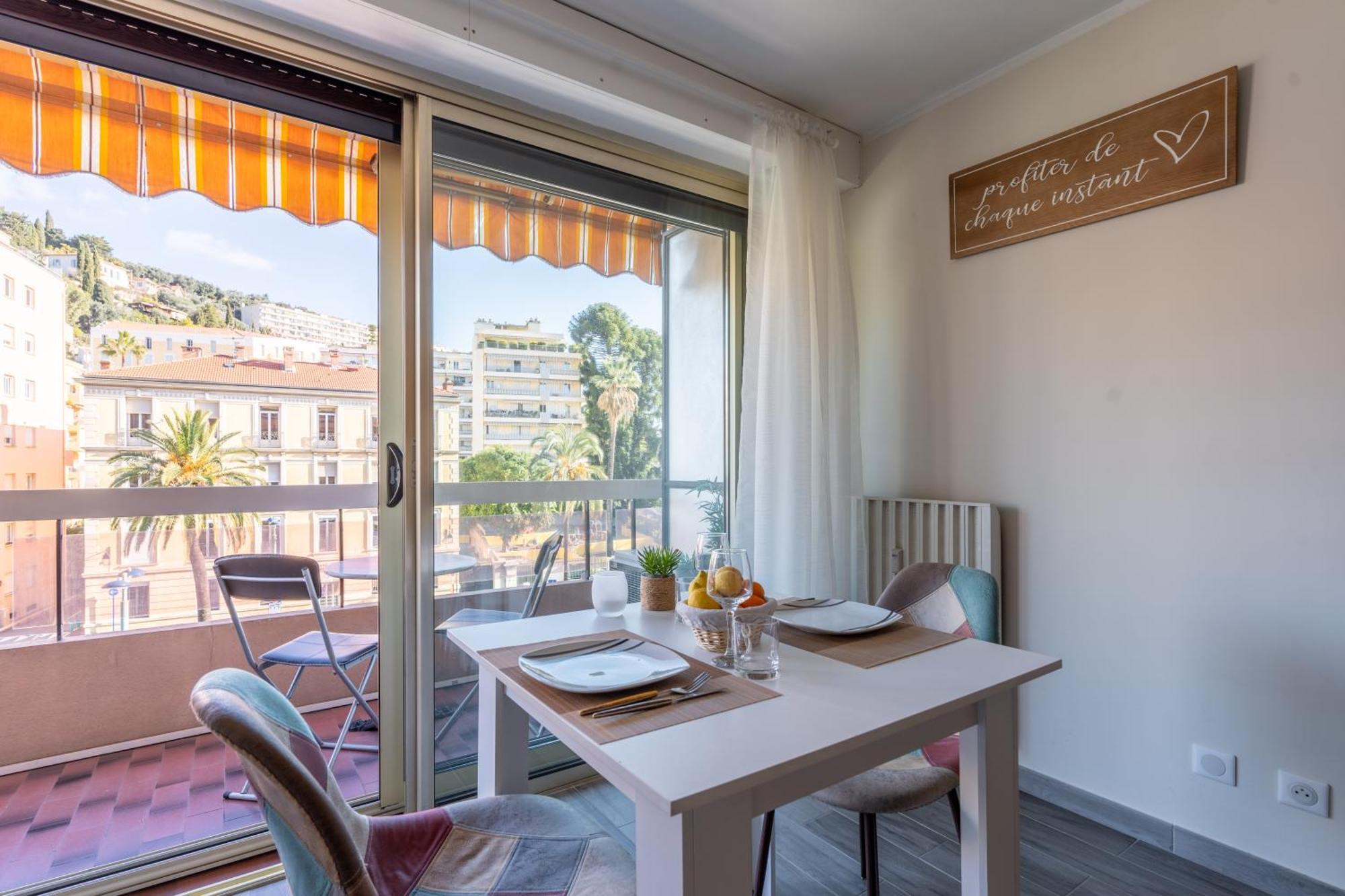 Fabuleux Appartement 2 Personnes Au Coeur De Menton, Climatise Et Proche Gares Routiere Et Sncf Екстер'єр фото