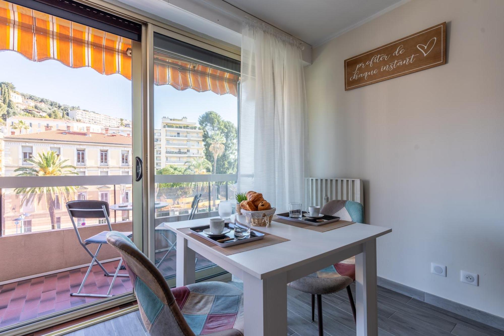 Fabuleux Appartement 2 Personnes Au Coeur De Menton, Climatise Et Proche Gares Routiere Et Sncf Екстер'єр фото